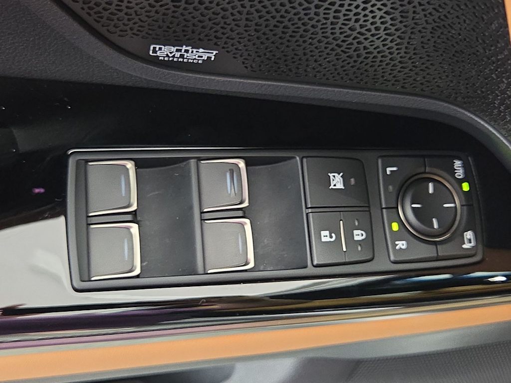 Thumbnail: 2024 Lexus ES - 23