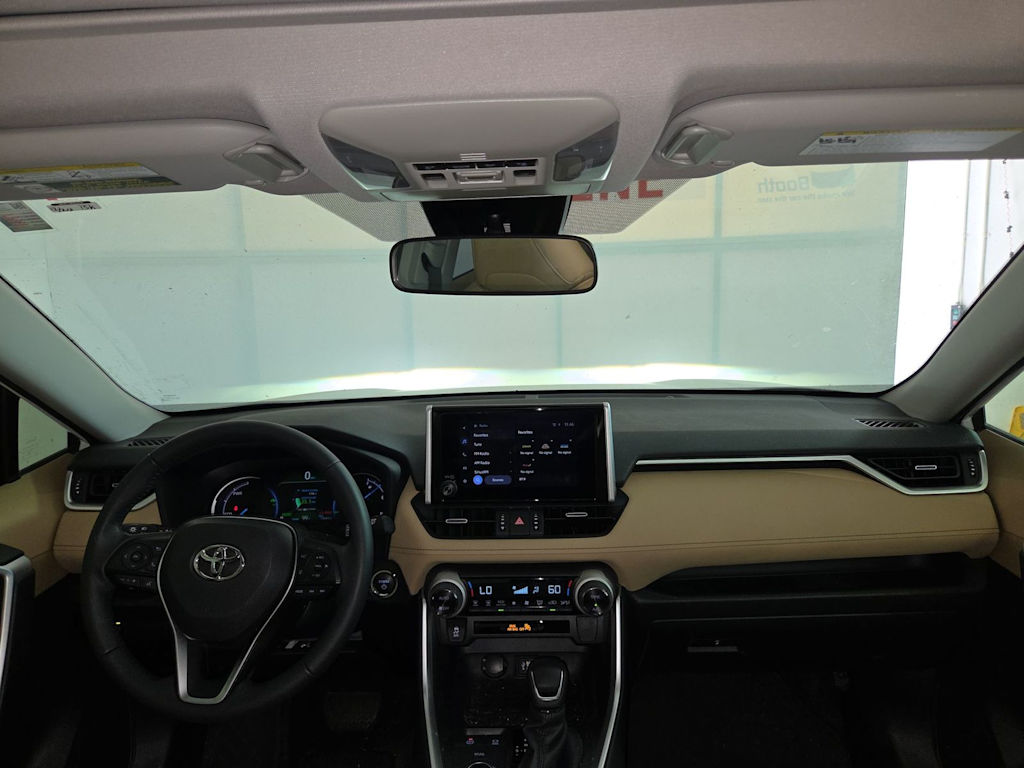 Thumbnail: 2025 Toyota RAV4 - 10