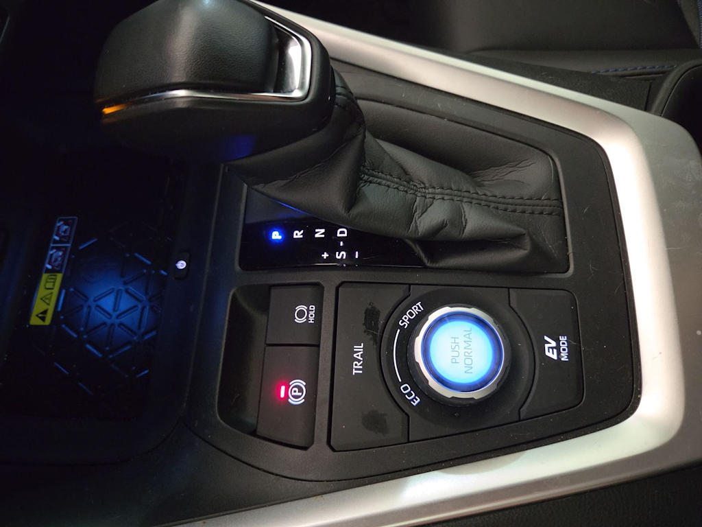 Thumbnail: 2025 Toyota RAV4 - 14