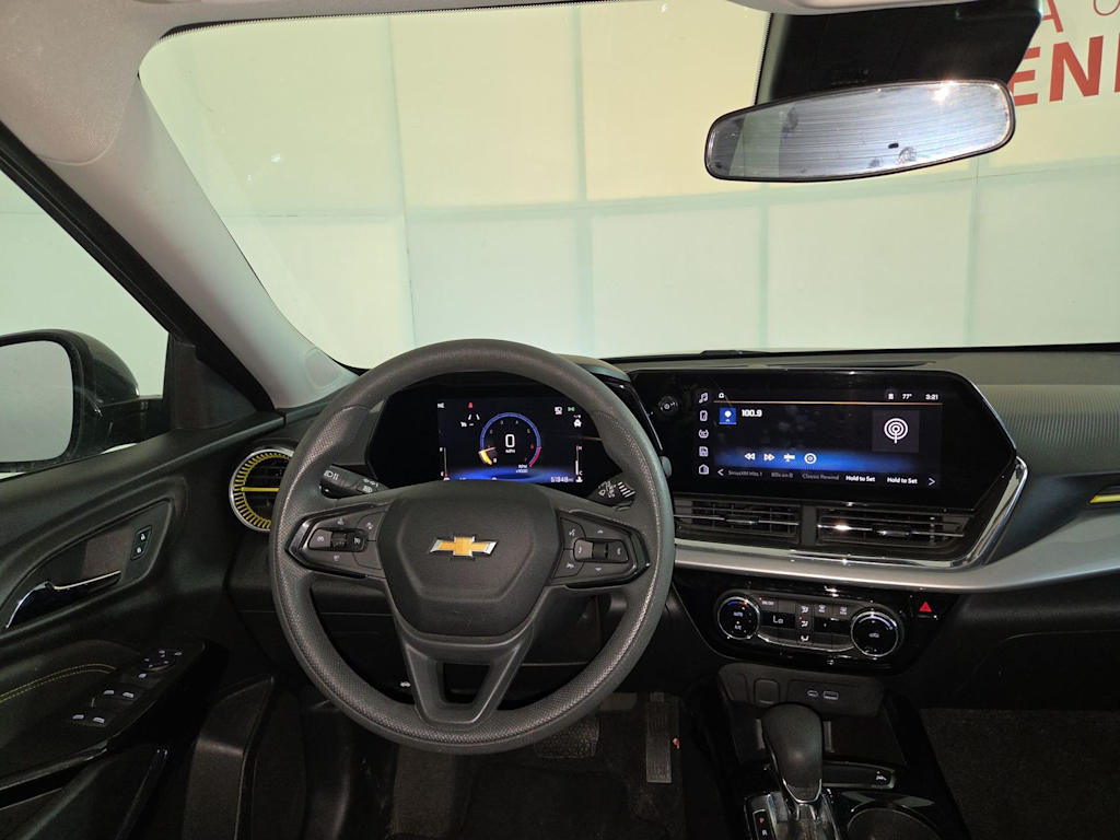 Thumbnail: 2025 Chevrolet Trax - 2
