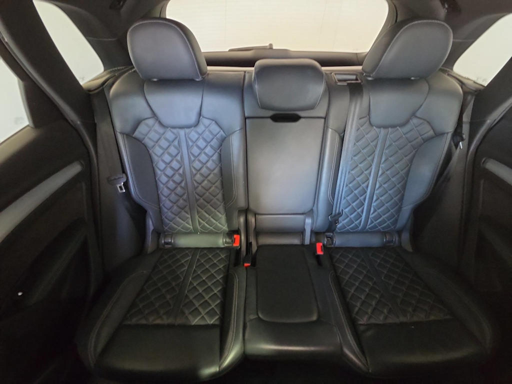 Thumbnail: 2019 Audi SQ5 - 24
