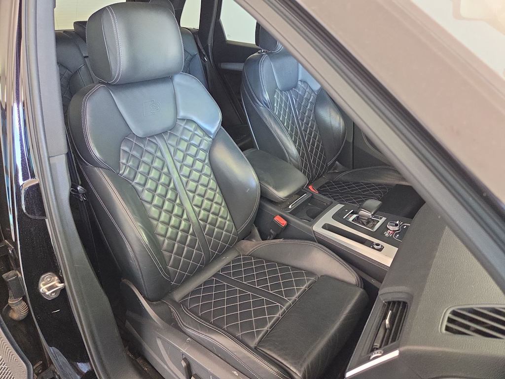 Thumbnail: 2019 Audi SQ5 - 12