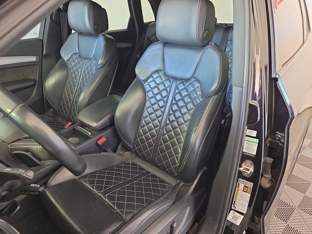 Thumbnail: 2019 Audi SQ5 - 11