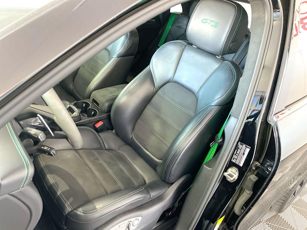 Thumbnail: 2023 Porsche Macan - 9