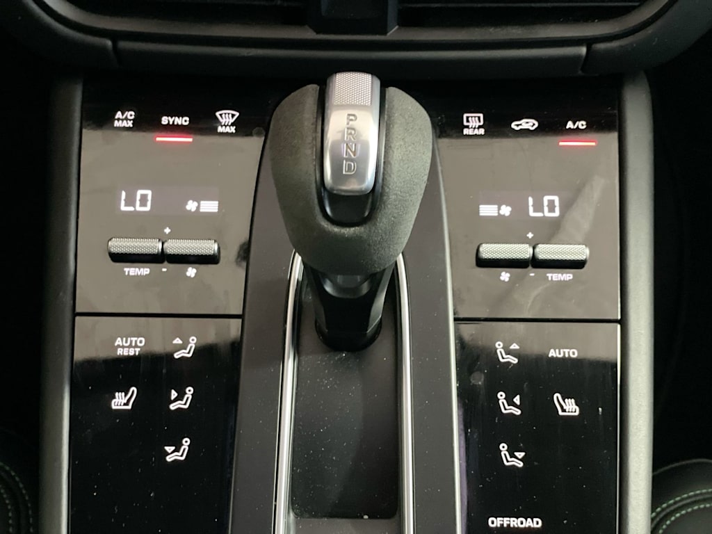 Thumbnail: 2023 Porsche Macan - 13