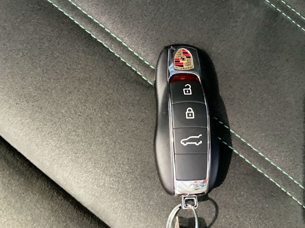 Thumbnail: 2023 Porsche Macan - 16