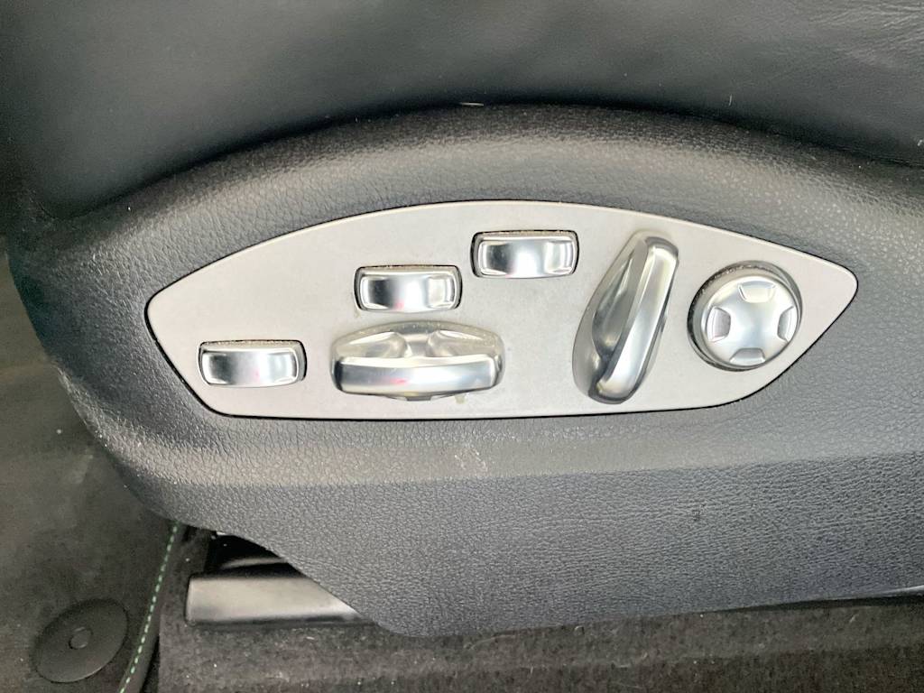 Thumbnail: 2023 Porsche Macan - 20