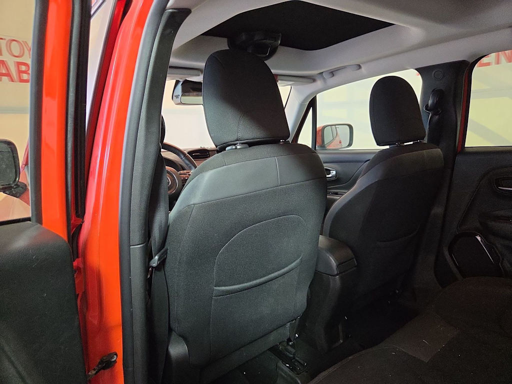 Thumbnail: 2017 Jeep Renegade - 20