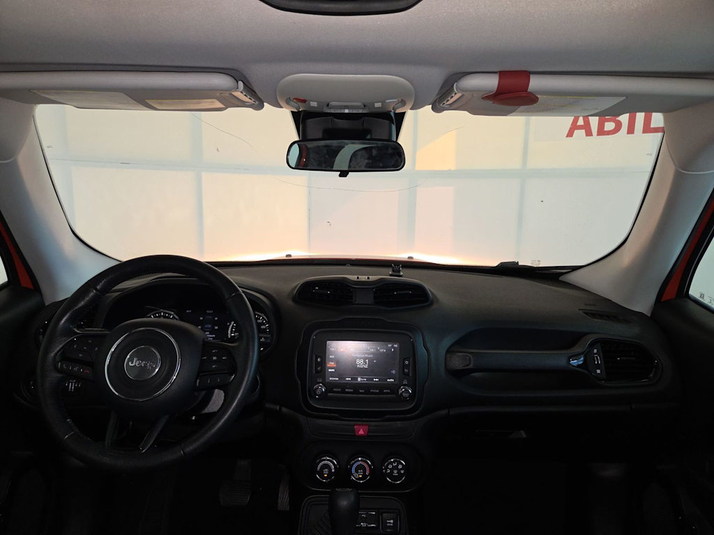 Thumbnail: 2017 Jeep Renegade - 8