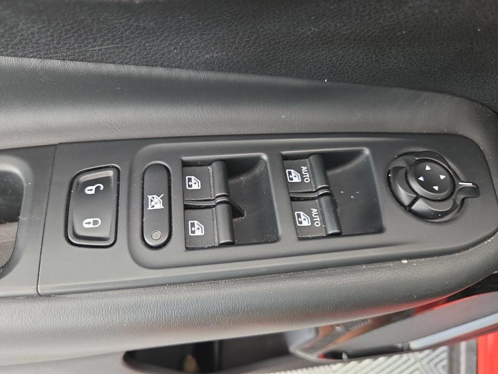 Thumbnail: 2017 Jeep Renegade - 19