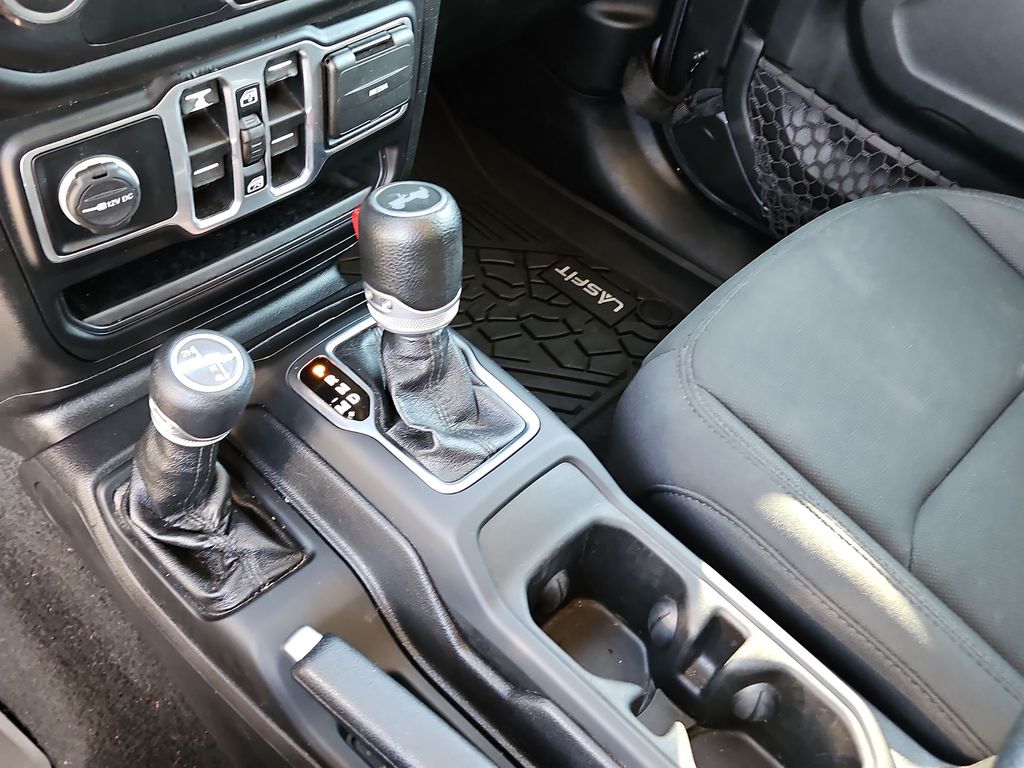 Thumbnail: 2020 Jeep Wrangler - 25