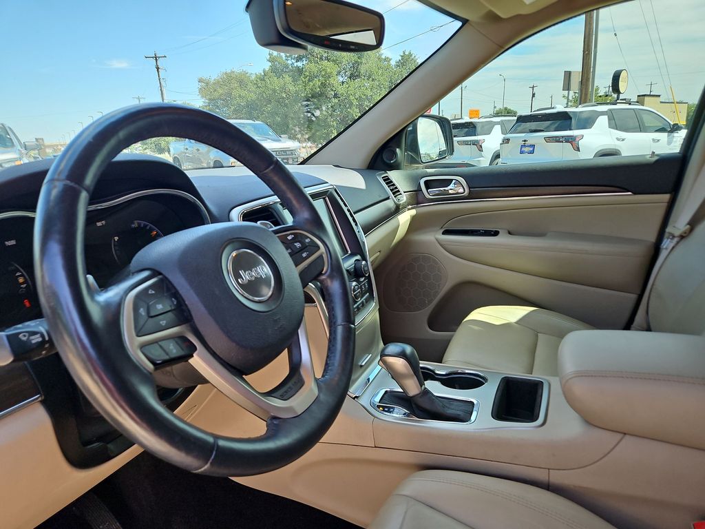 Thumbnail: 2017 Jeep Grand Cherokee - 2