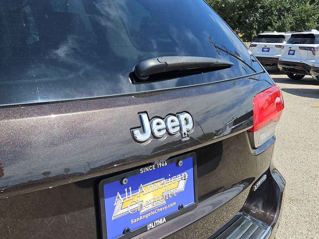 Thumbnail: 2017 Jeep Grand Cherokee - 7