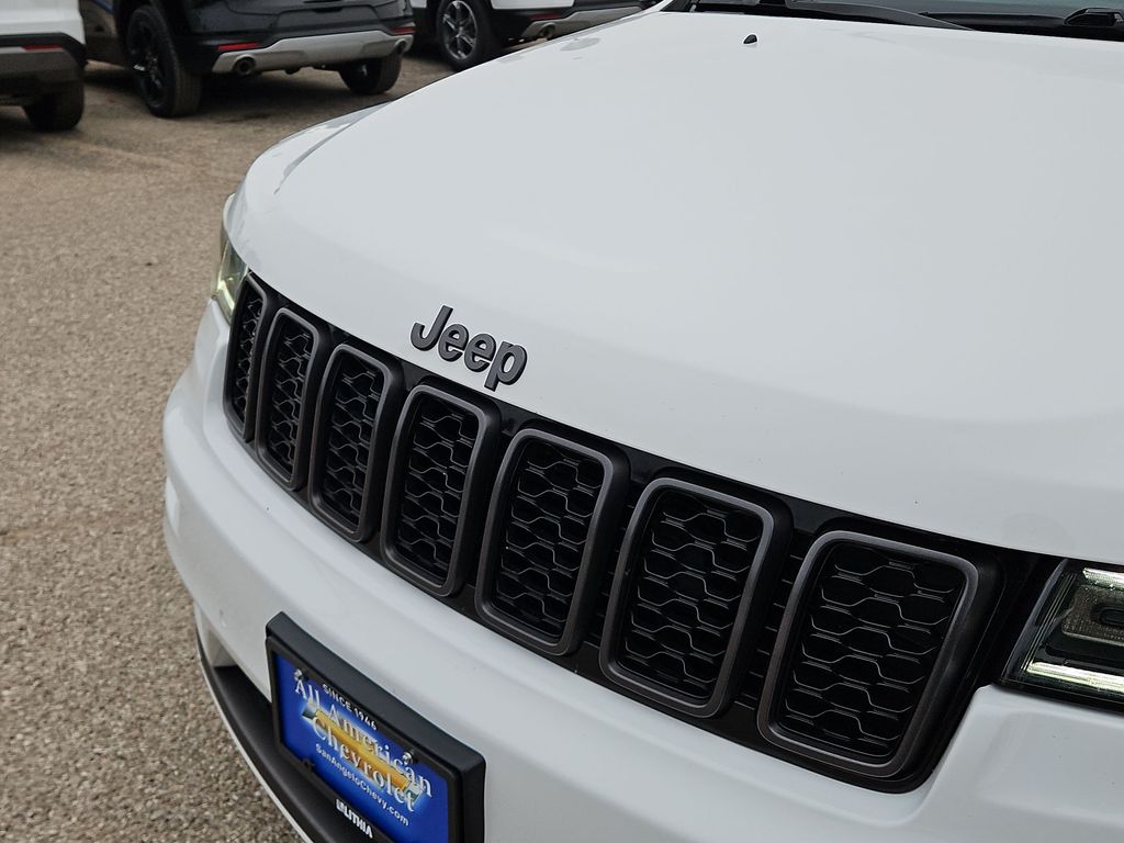 Thumbnail: 2021 Jeep Grand Cherokee - 21