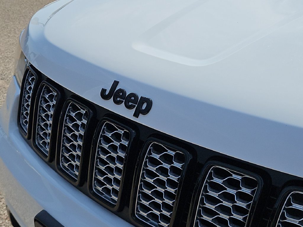 Thumbnail: 2021 Jeep Grand Cherokee - 21