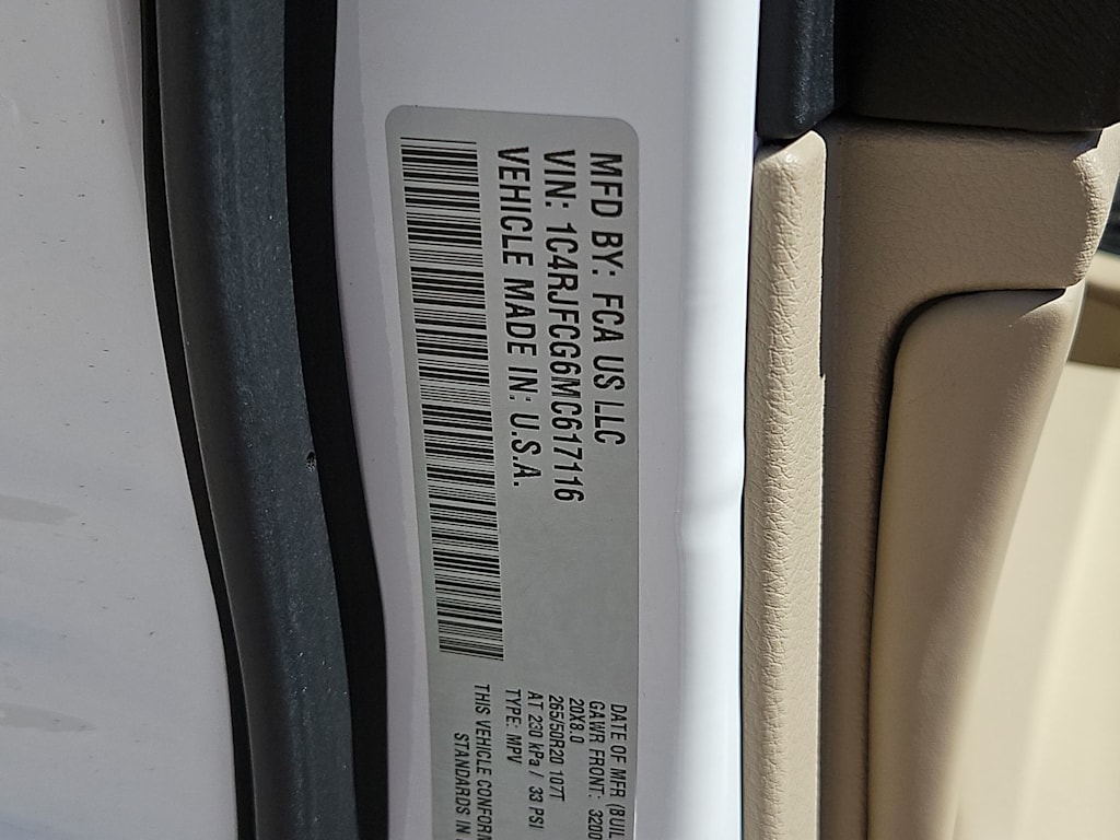 Thumbnail: 2021 Jeep Grand Cherokee - 16