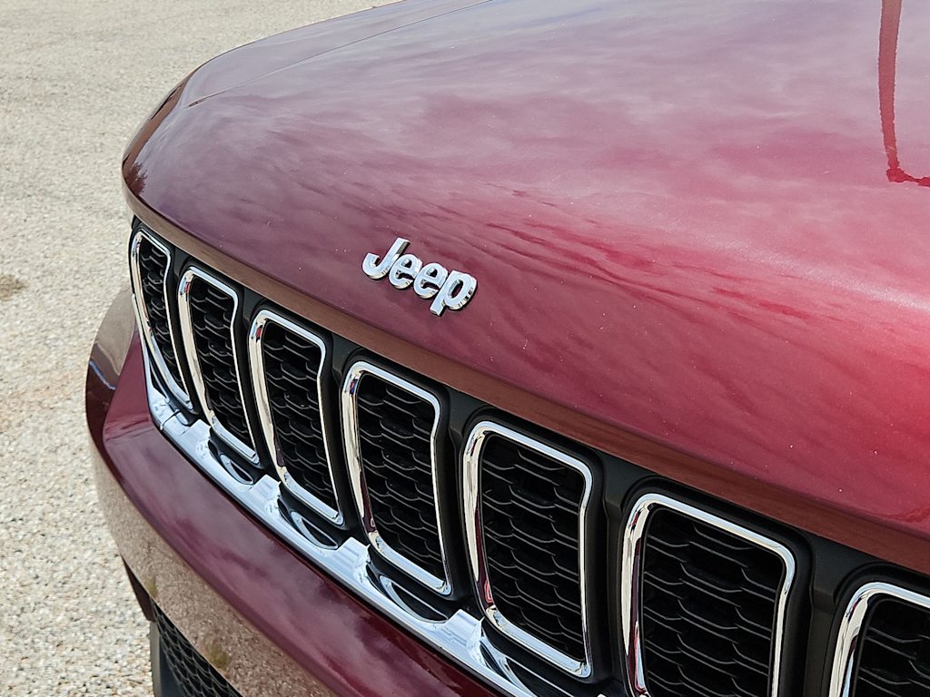 Thumbnail: 2024 Jeep Grand Cherokee - 21