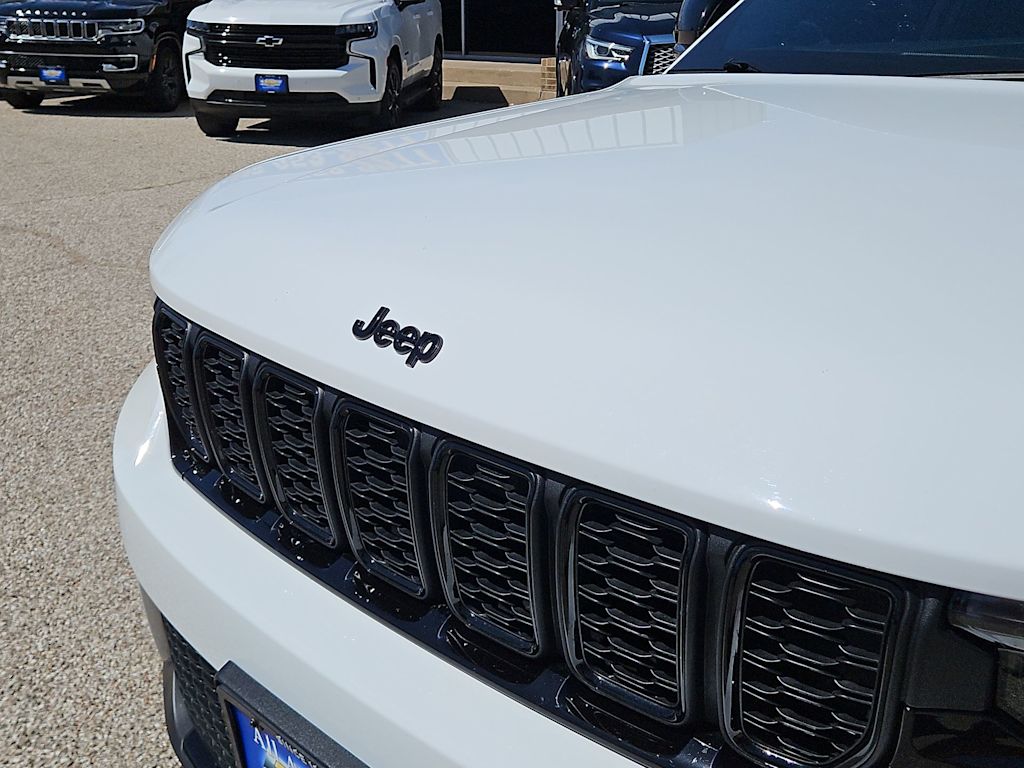 Thumbnail: 2024 Jeep Grand Cherokee - 22