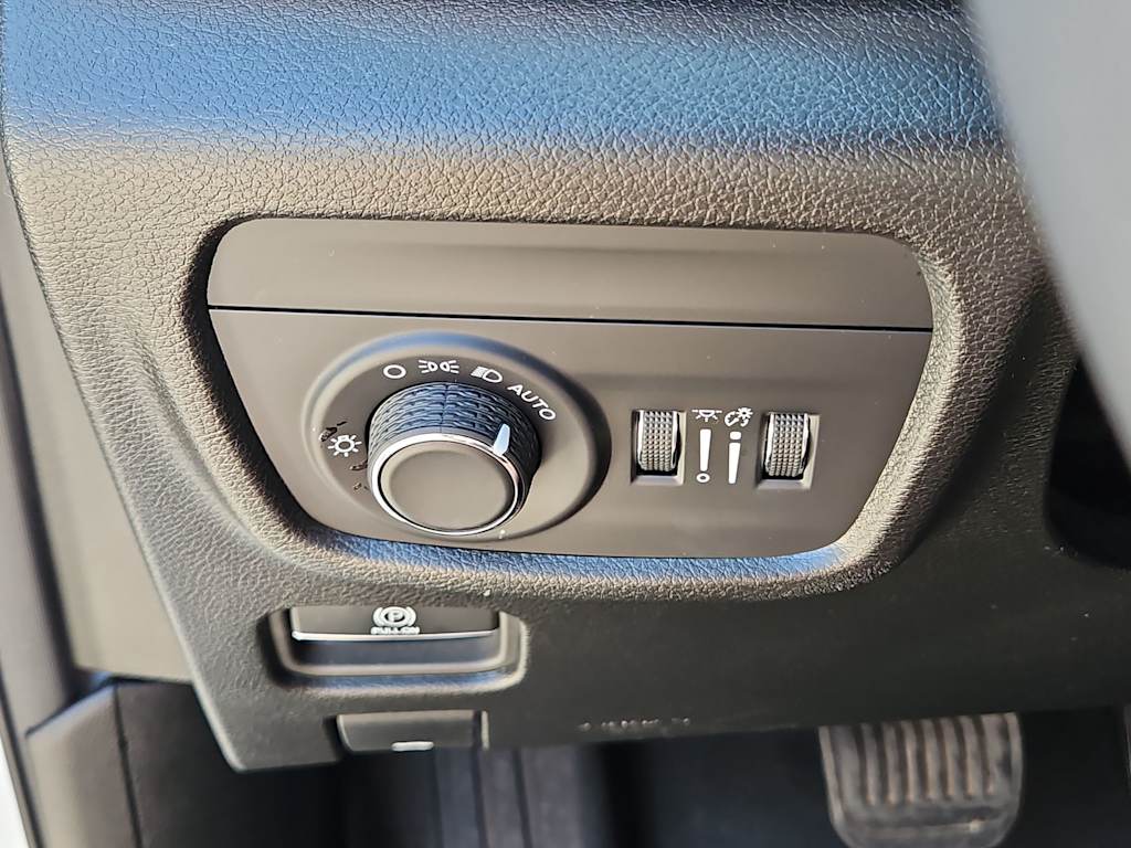 Thumbnail: 2024 Jeep Grand Cherokee - 24