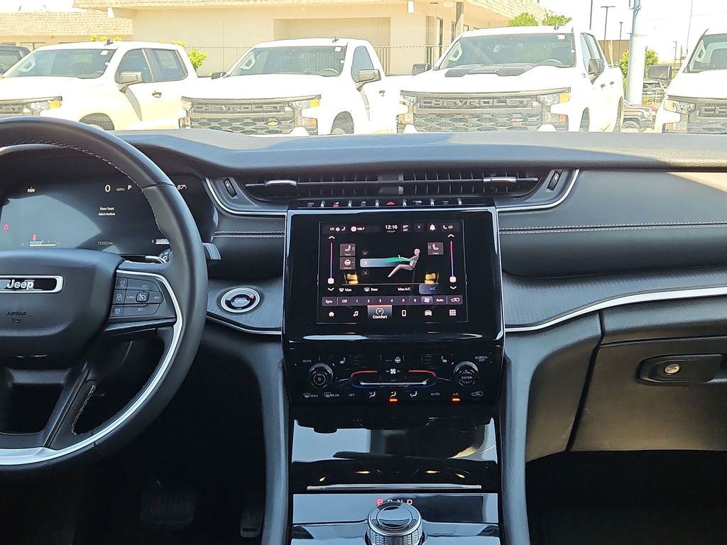 Thumbnail: 2024 Jeep Grand Cherokee - 9
