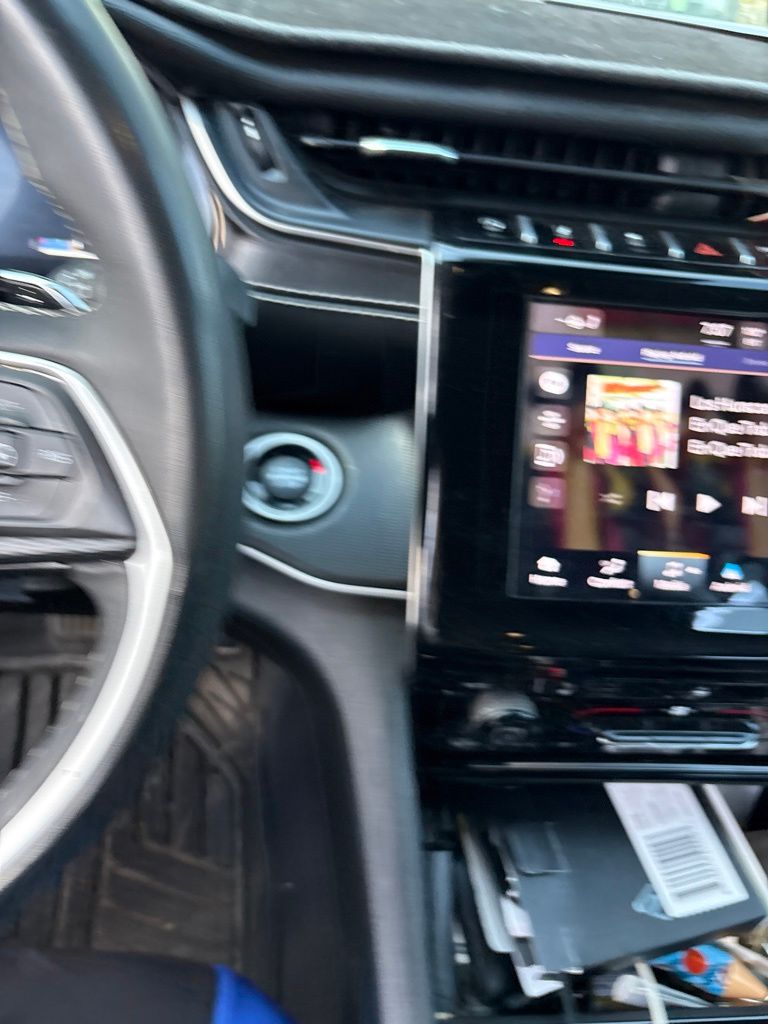 Thumbnail: 2023 Jeep Grand Cherokee L - 8