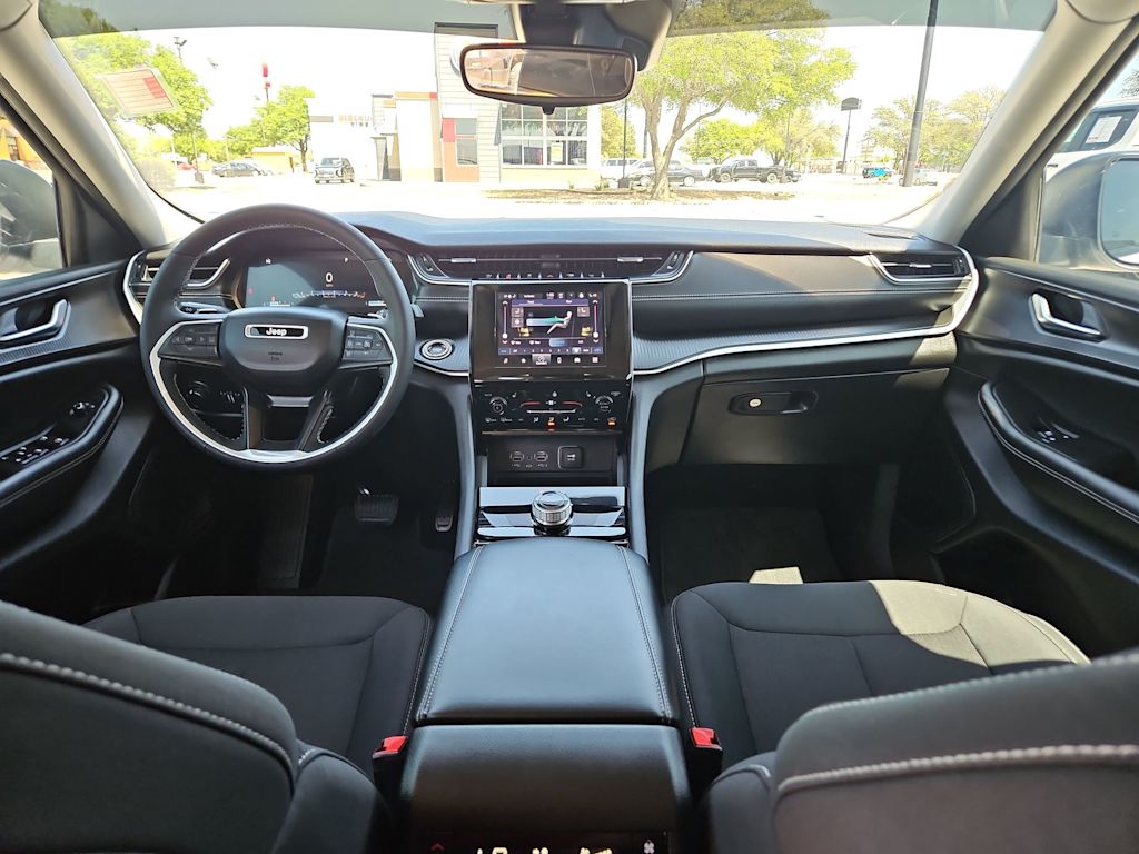 Thumbnail: 2023 Jeep Grand Cherokee L - 9