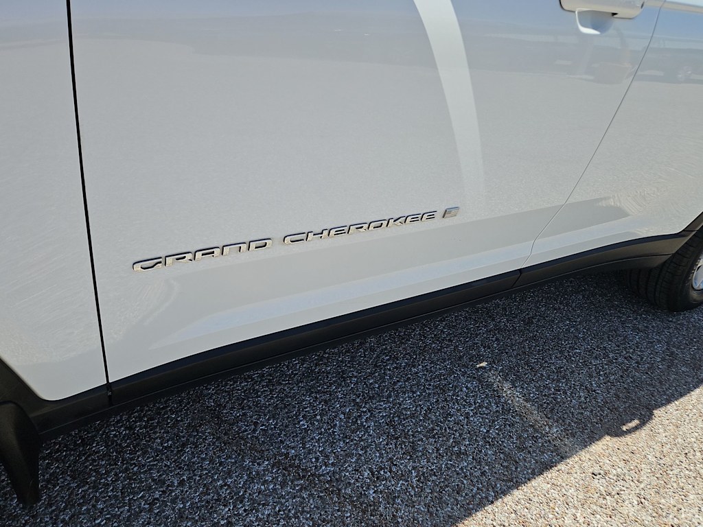 Thumbnail: 2023 Jeep Grand Cherokee L - 7