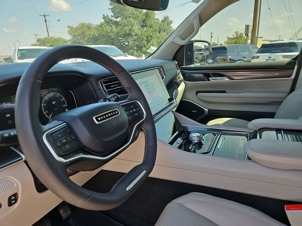 Thumbnail: 2024 Jeep Wagoneer - 2