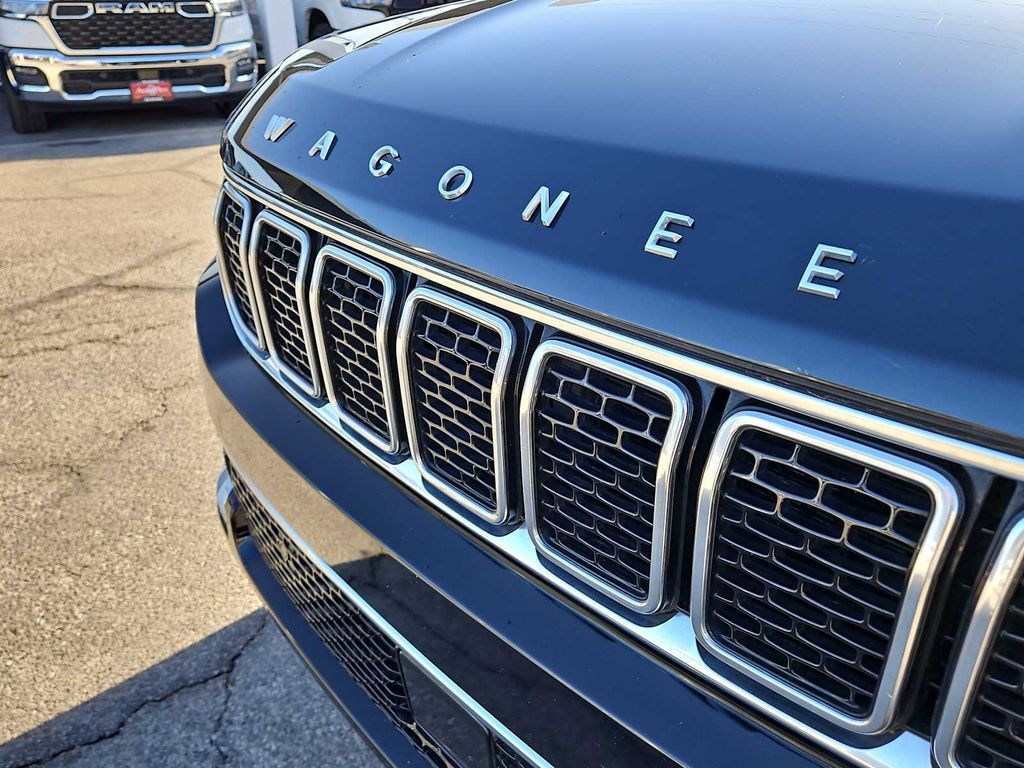 Thumbnail: 2024 Jeep Wagoneer - 20