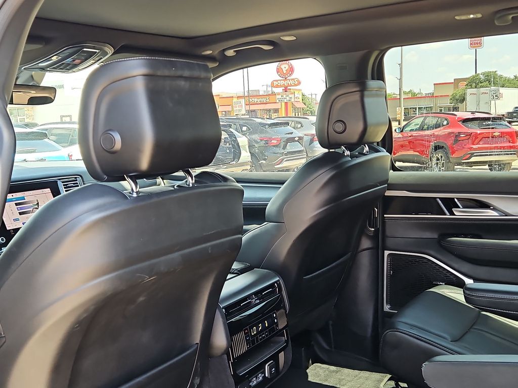 Thumbnail: 2025 Jeep Wagoneer - 11