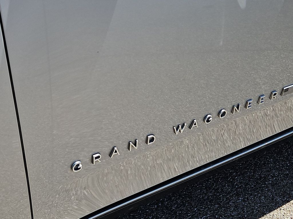 Thumbnail: 2022 Jeep Grand Wagoneer - 7
