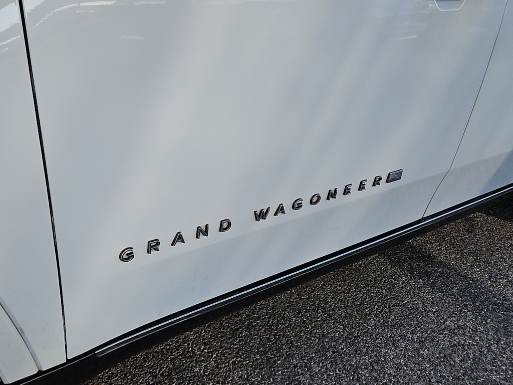 Thumbnail: 2022 Jeep Grand Wagoneer - 7