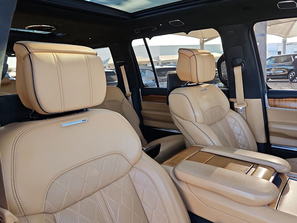 Thumbnail: 2022 Jeep Grand Wagoneer - 11