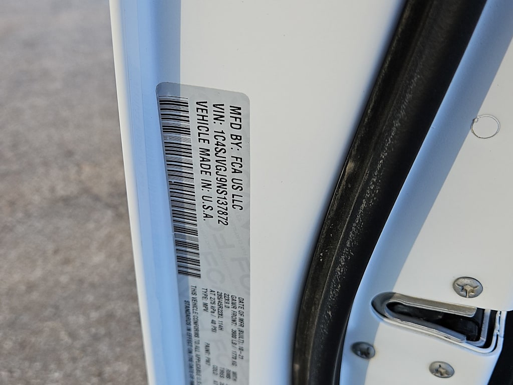 Thumbnail: 2022 Jeep Grand Wagoneer - 17