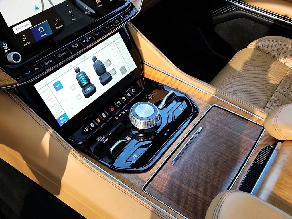 Thumbnail: 2022 Jeep Grand Wagoneer - 14