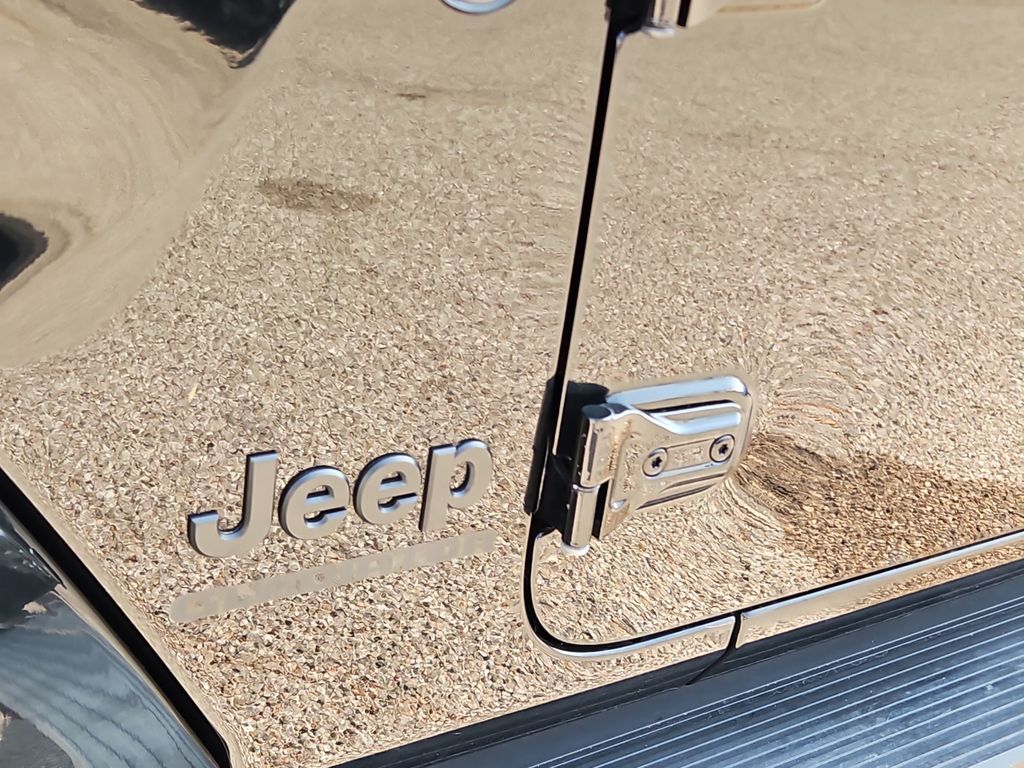 Thumbnail: 2022 Jeep Gladiator - 7