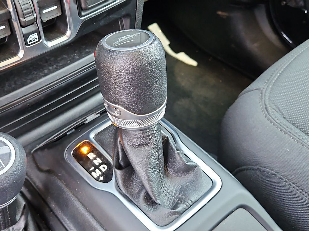 Thumbnail: 2022 Jeep Gladiator - 23