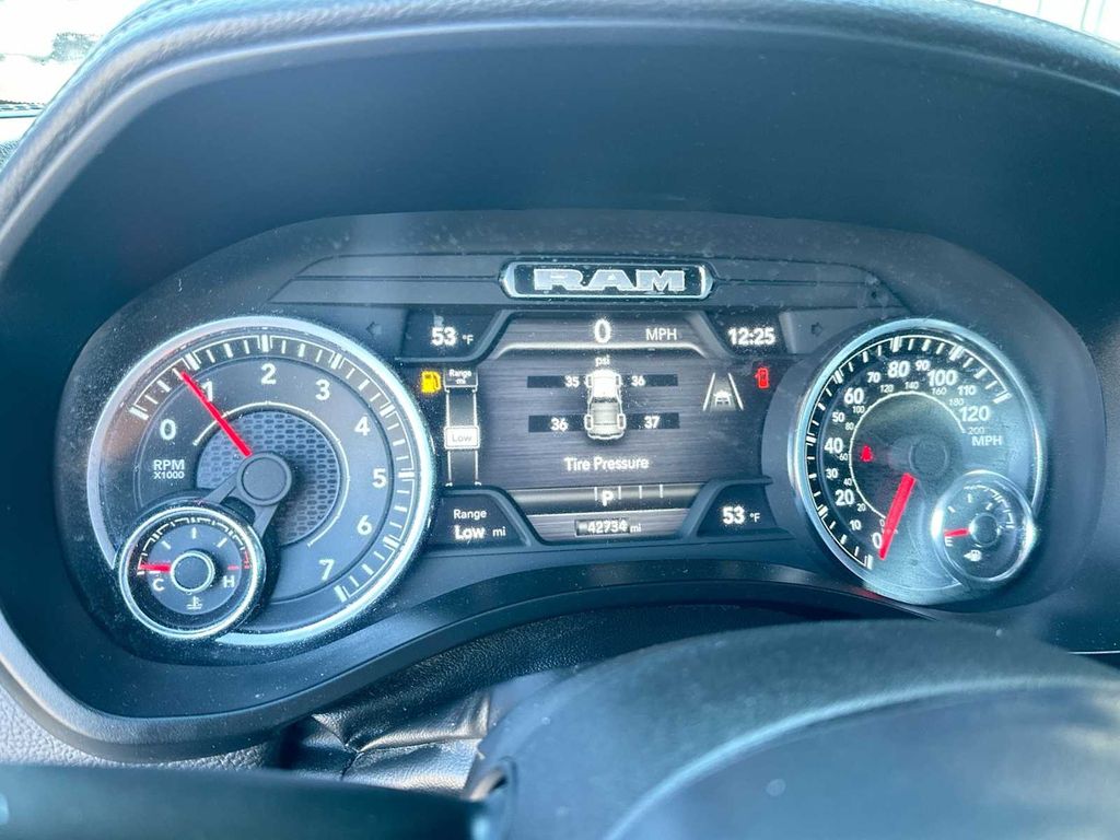 Thumbnail: 2025 RAM 1500 - 14