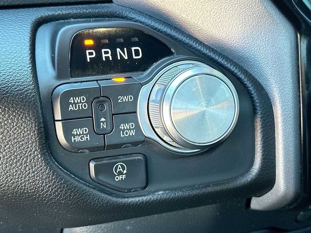 Thumbnail: 2025 RAM 1500 - 25