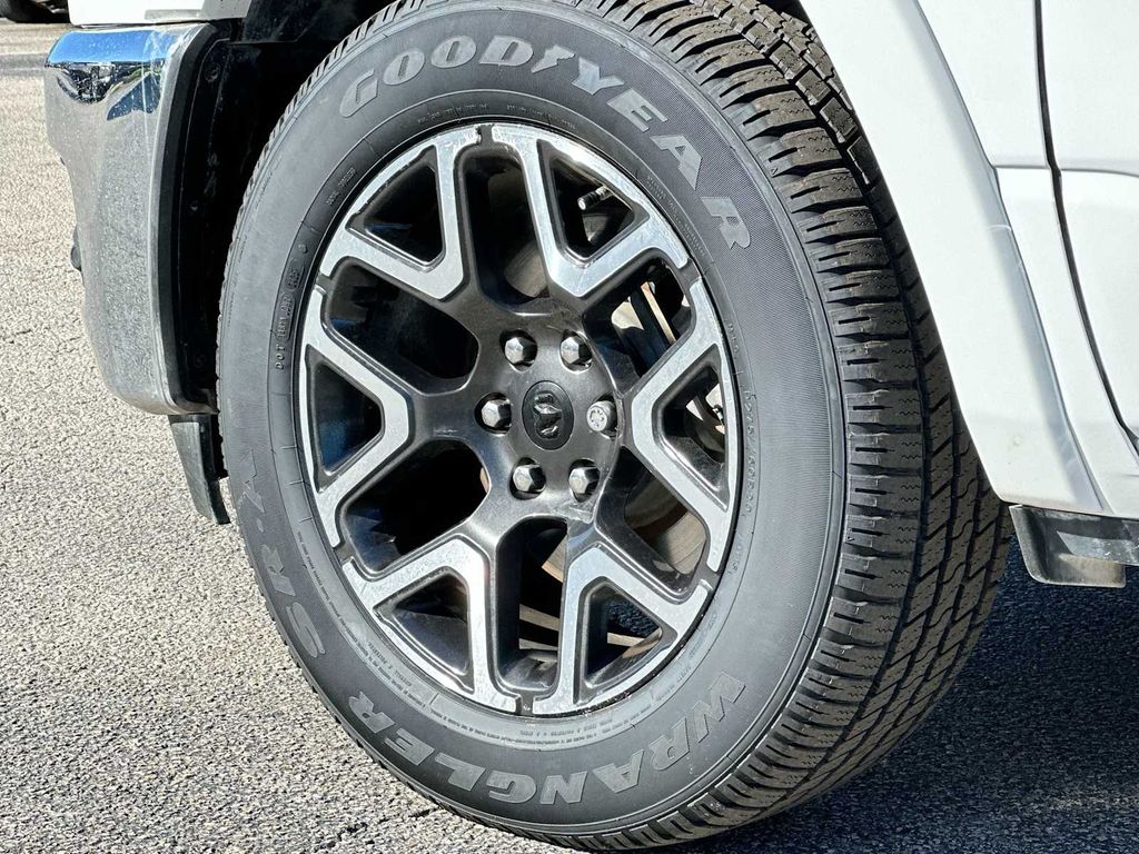 Thumbnail: 2025 RAM 1500 - 8