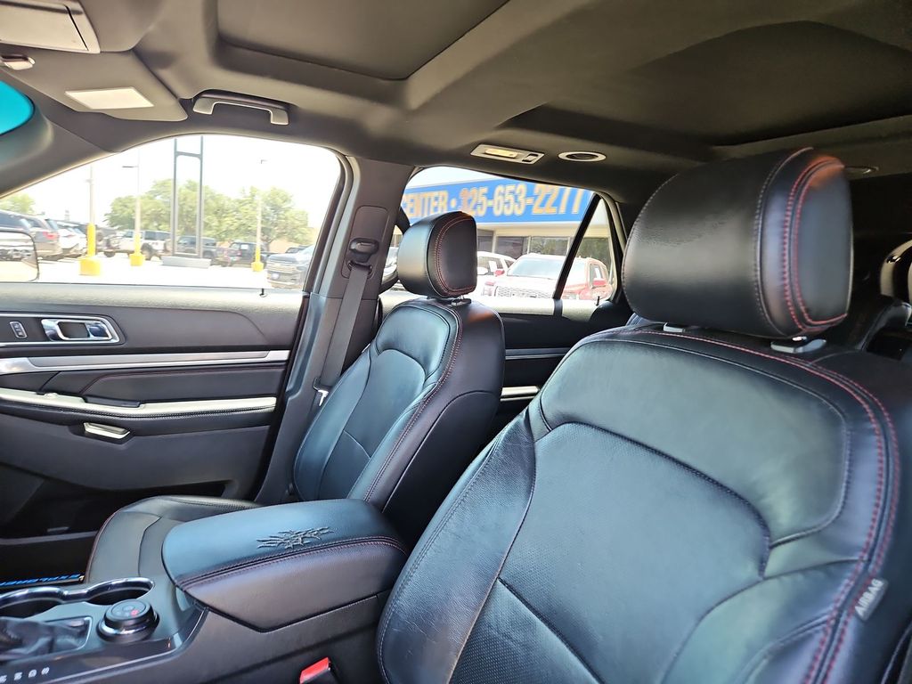 Thumbnail: 2016 Ford Explorer - 8