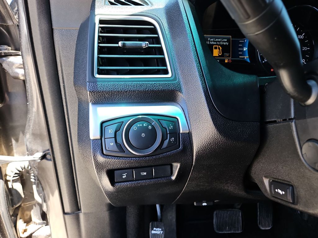 Thumbnail: 2016 Ford Explorer - 28