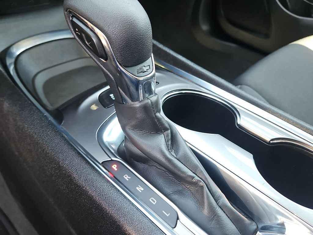 Thumbnail: 2024 Chevrolet Malibu - 25