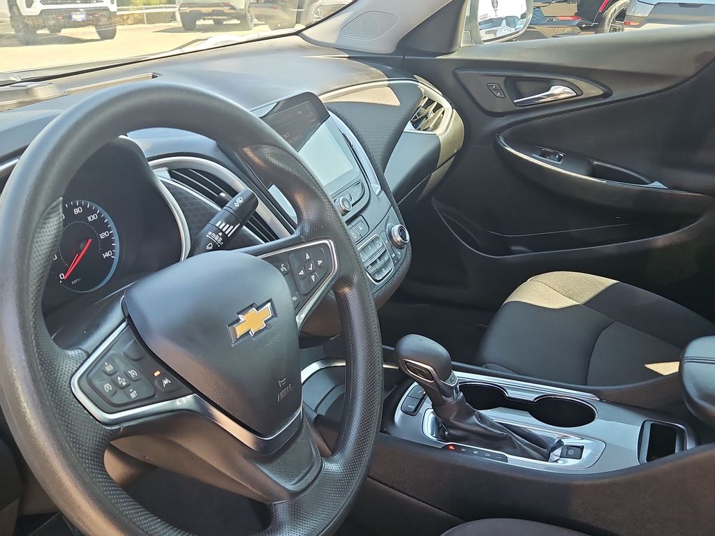 Thumbnail: 2024 Chevrolet Malibu - 2