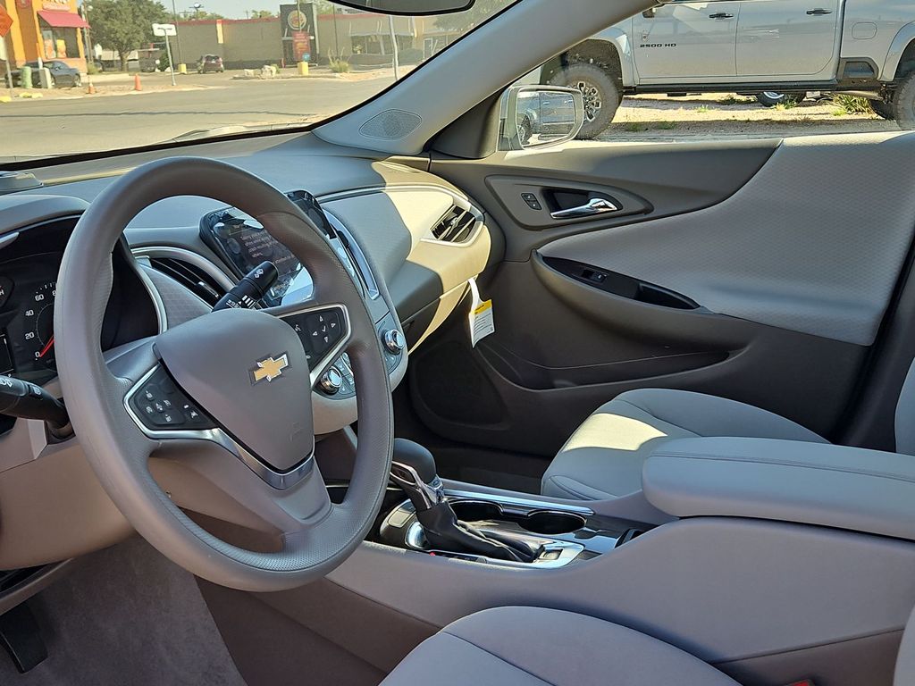 Thumbnail: 2024 Chevrolet Malibu - 2