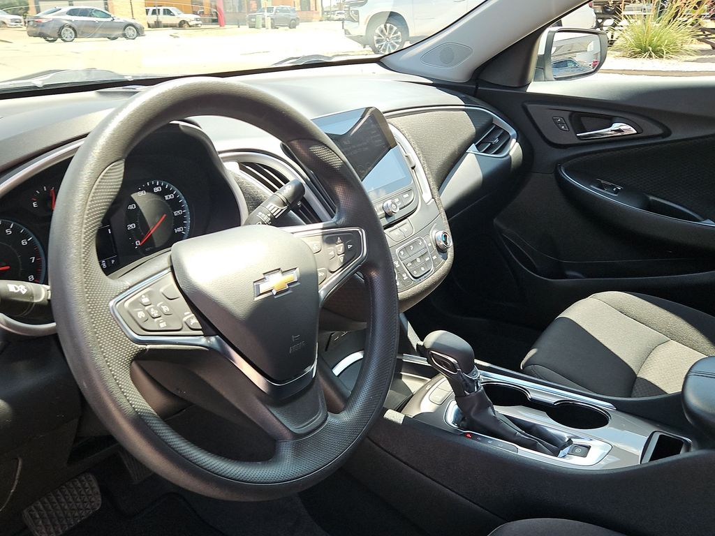 Thumbnail: 2025 Chevrolet Malibu - 2
