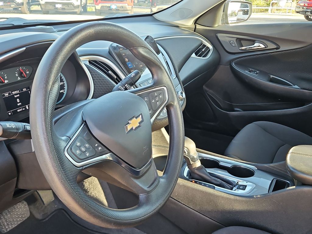 Thumbnail: 2025 Chevrolet Malibu - 2