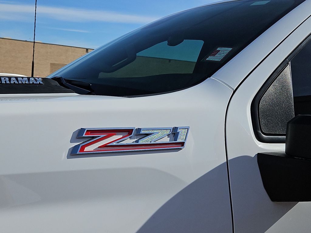 Thumbnail: 2025 Chevrolet Silverado 2500 - 21