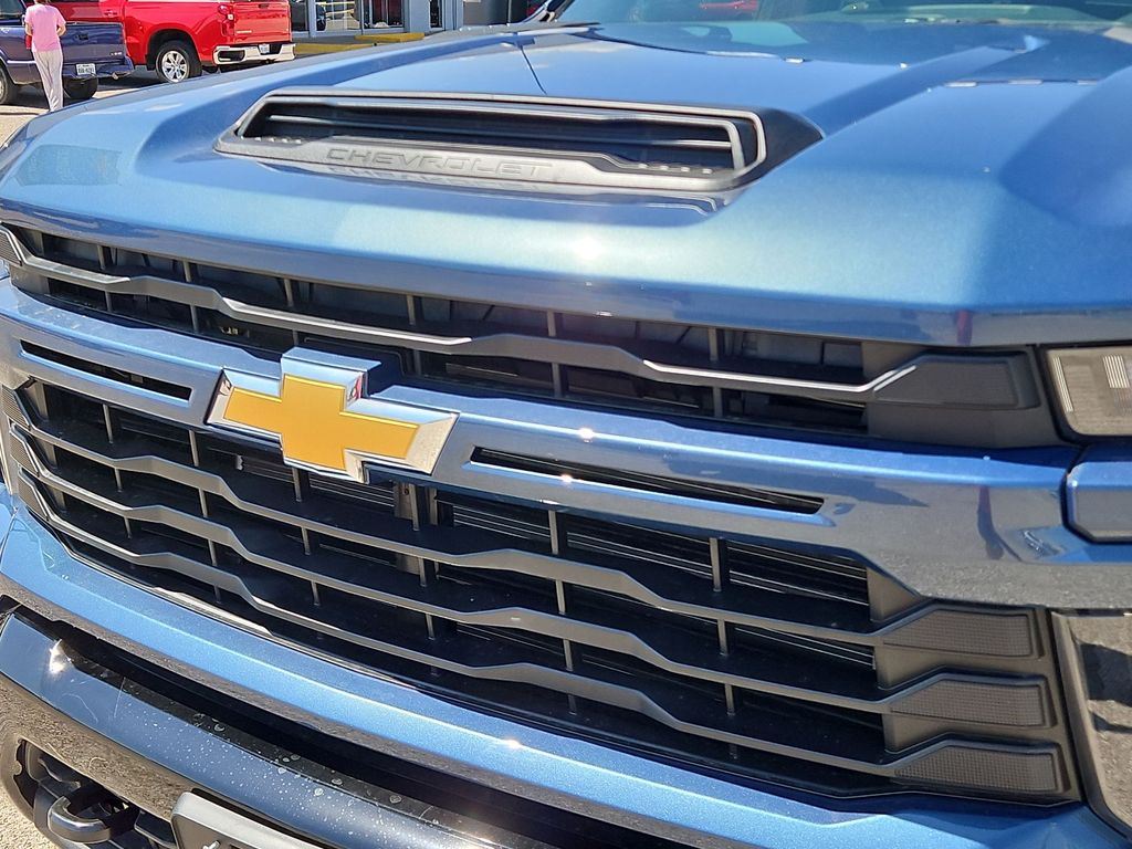 Thumbnail: 2026 Chevrolet Silverado 2500 - 21
