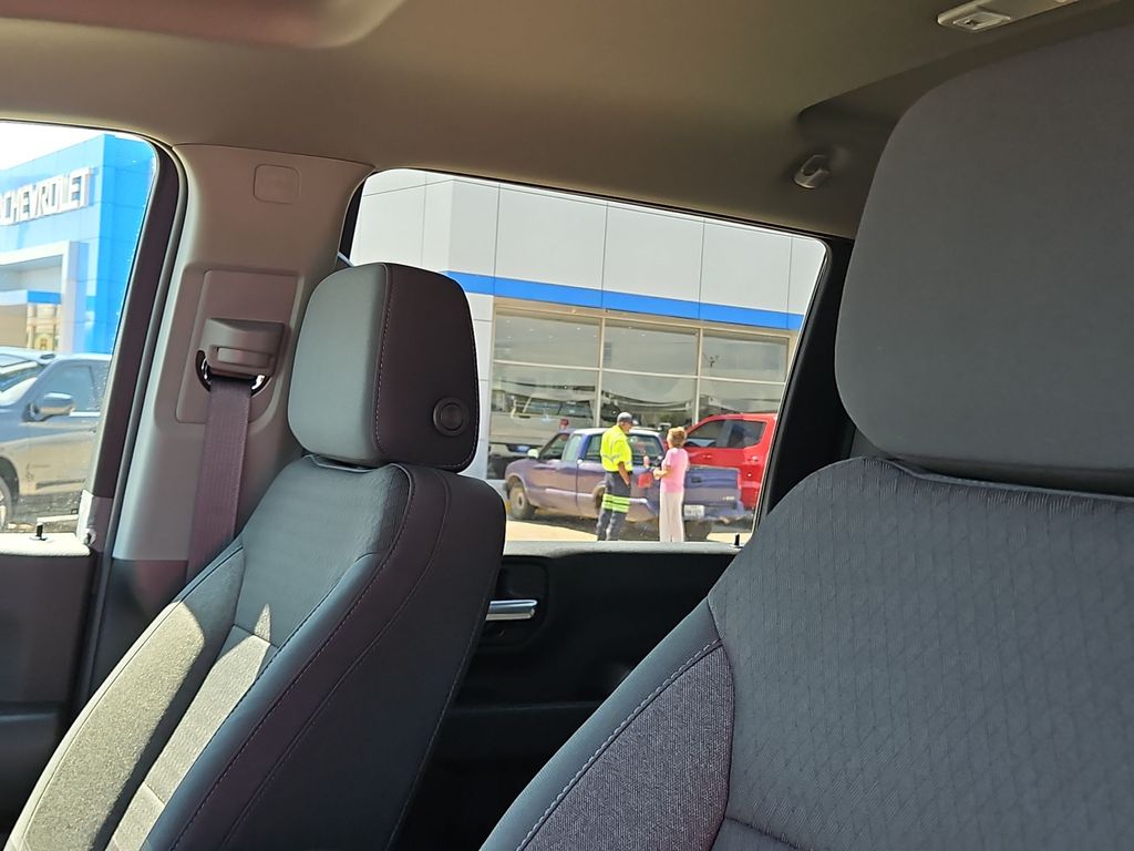Thumbnail: 2026 Chevrolet Silverado 2500 - 15